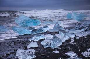 Icebergs on black sand beach-9301